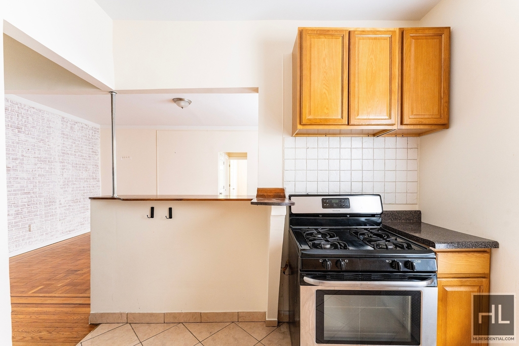 Bay Ridge Avenue - Photo 13