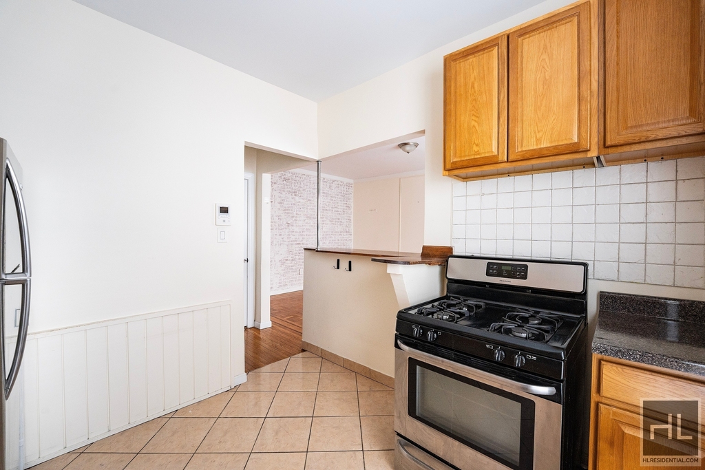 Bay Ridge Avenue - Photo 11