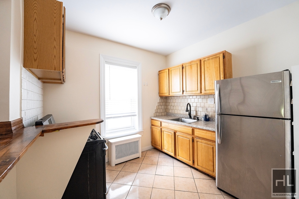 Bay Ridge Avenue - Photo 12