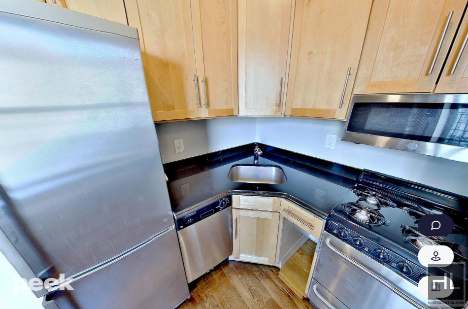 E 13th St. - Photo 3
