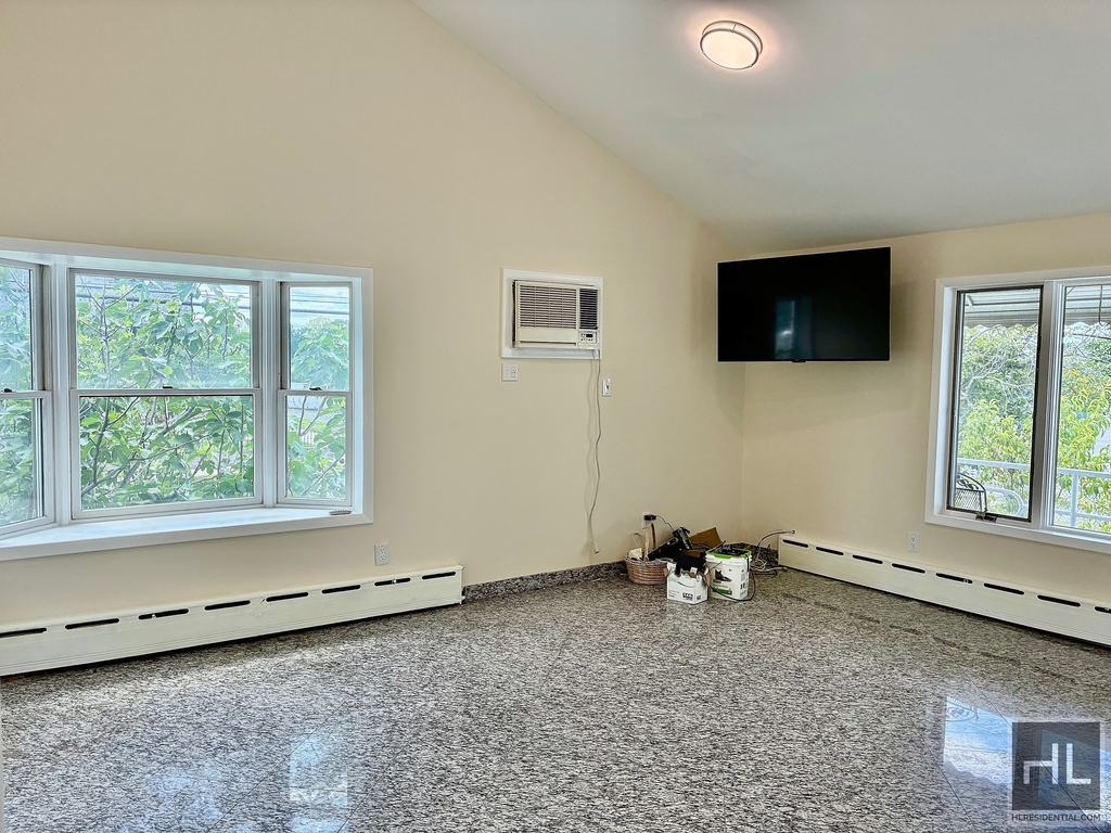 158 Avenue - Photo 4