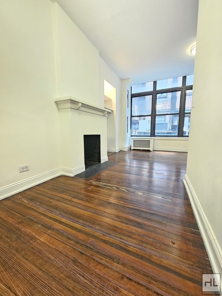 West 9 Street - Photo 2