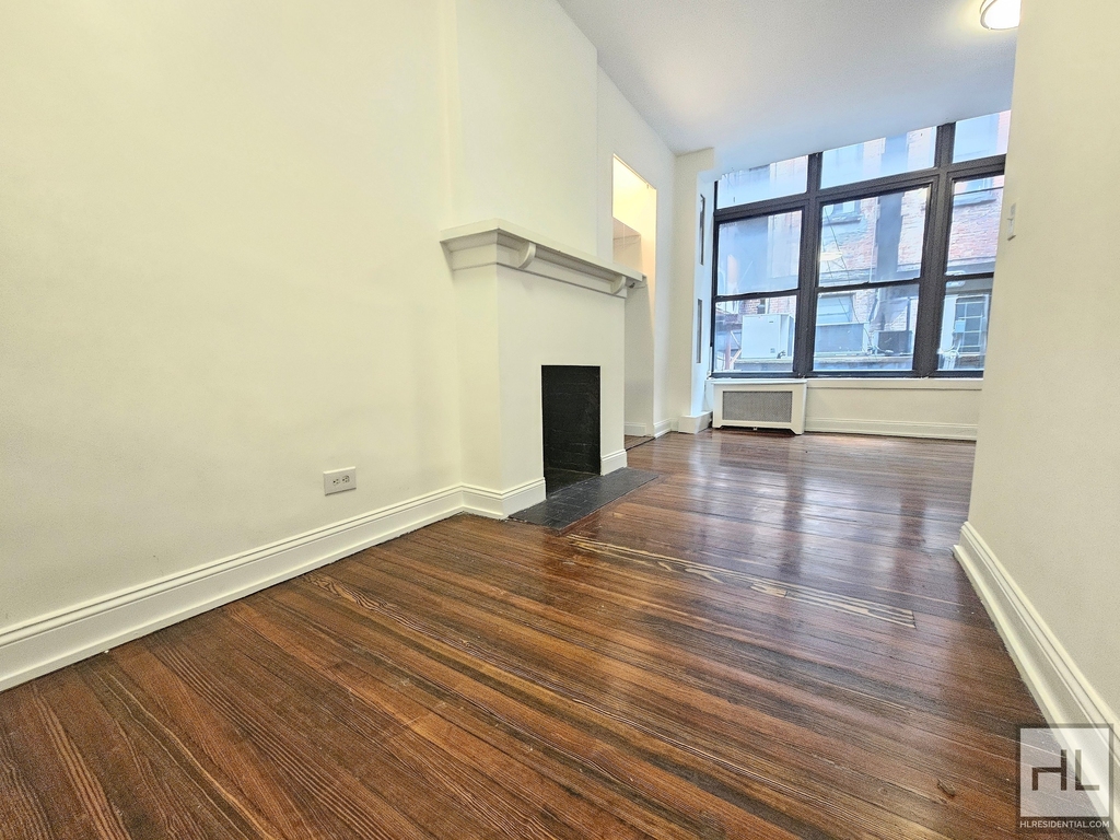 West 9 Street - Photo 3