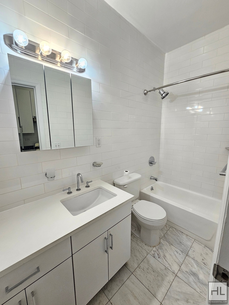 West 9 Street - Photo 5