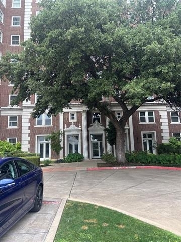 329 E Colorado Boulevard - Photo 0