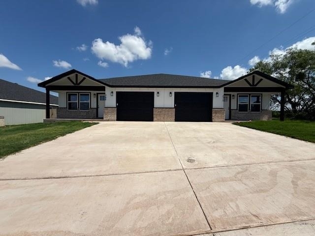 966 Minda Street - Photo 0