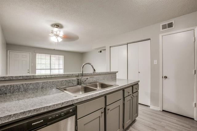 1935 Cranford Drive - Photo 6