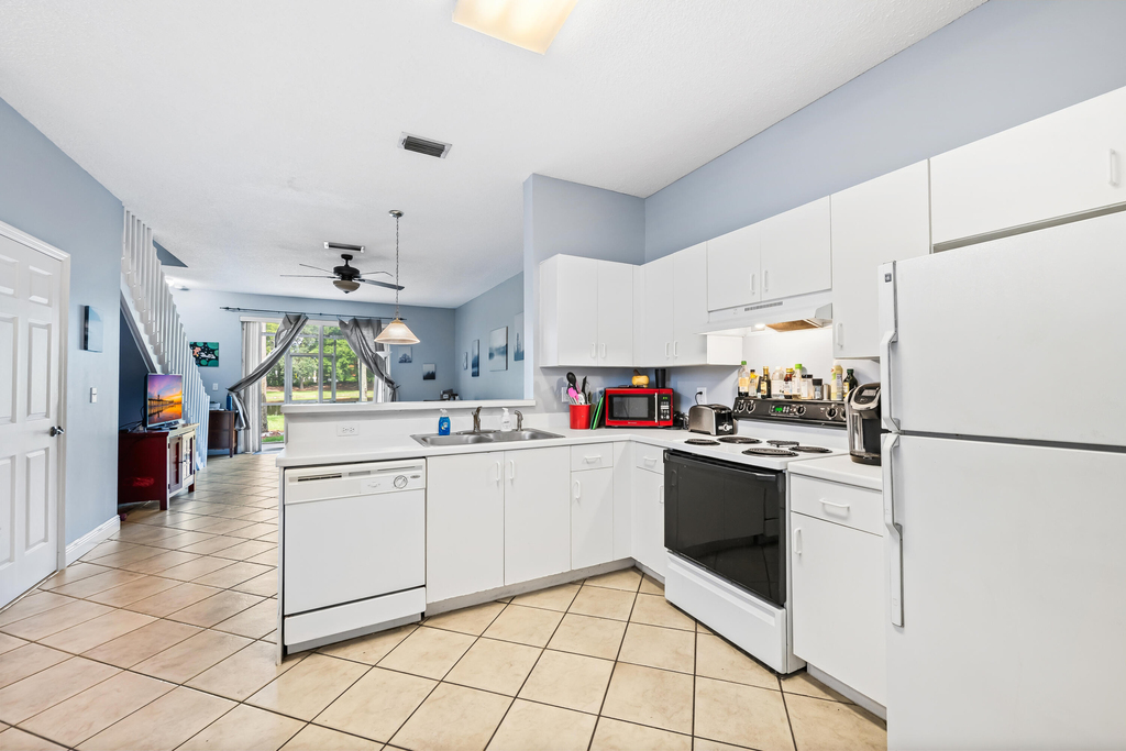 2185 Salerno Circle - Photo 11