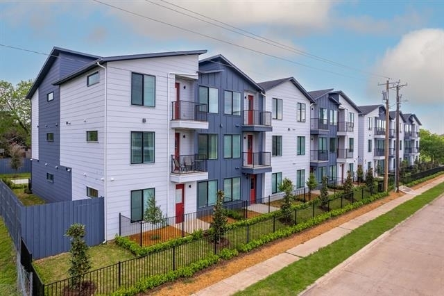 3235 Dallas Street - Photo 1