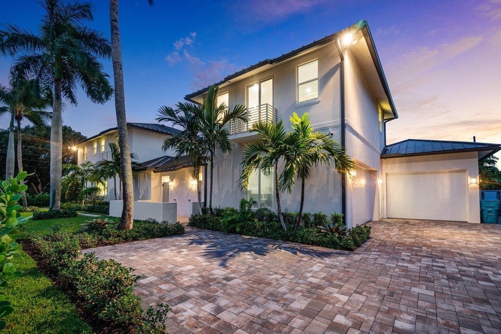 217 Gulfstream Boulevard - Photo 1