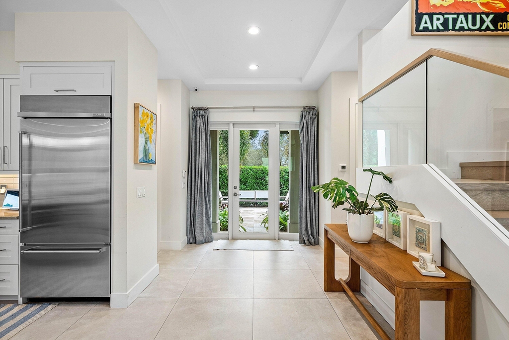 217 Gulfstream Boulevard - Photo 4