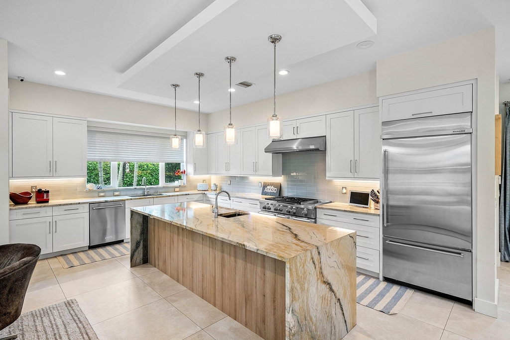 217 Gulfstream Boulevard - Photo 7