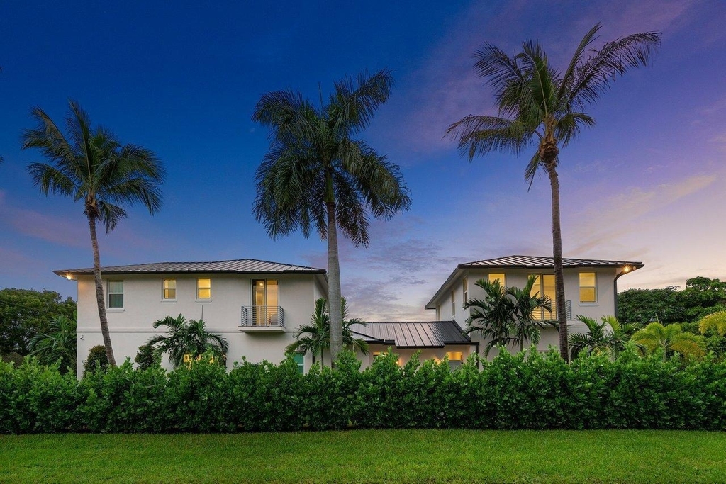 217 Gulfstream Boulevard - Photo 2