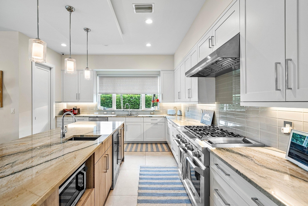 217 Gulfstream Boulevard - Photo 9