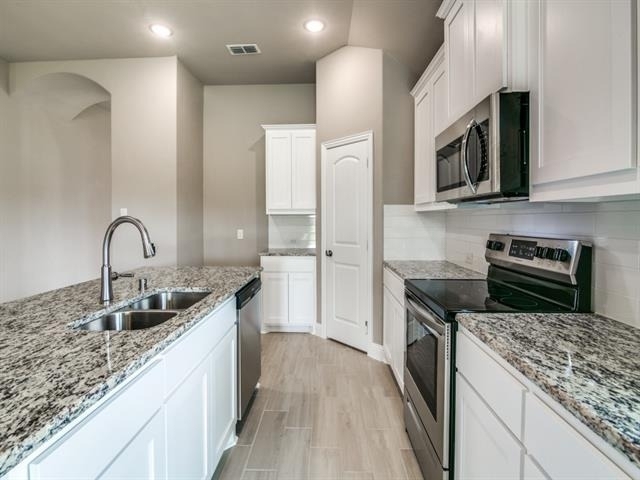 323 Sweetspire Drive - Photo 10