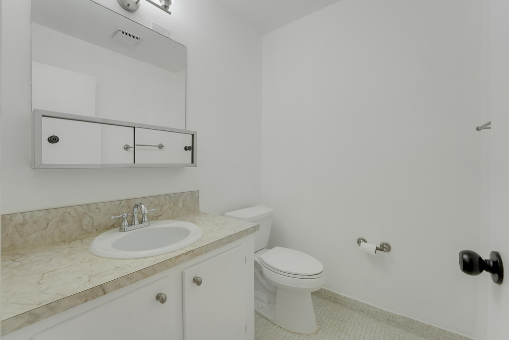 1142 W Circle Ter Terrace W - Photo 12
