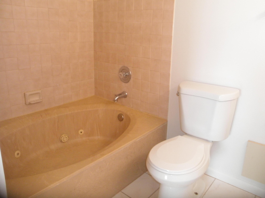3896 Victoria Drive - Photo 9