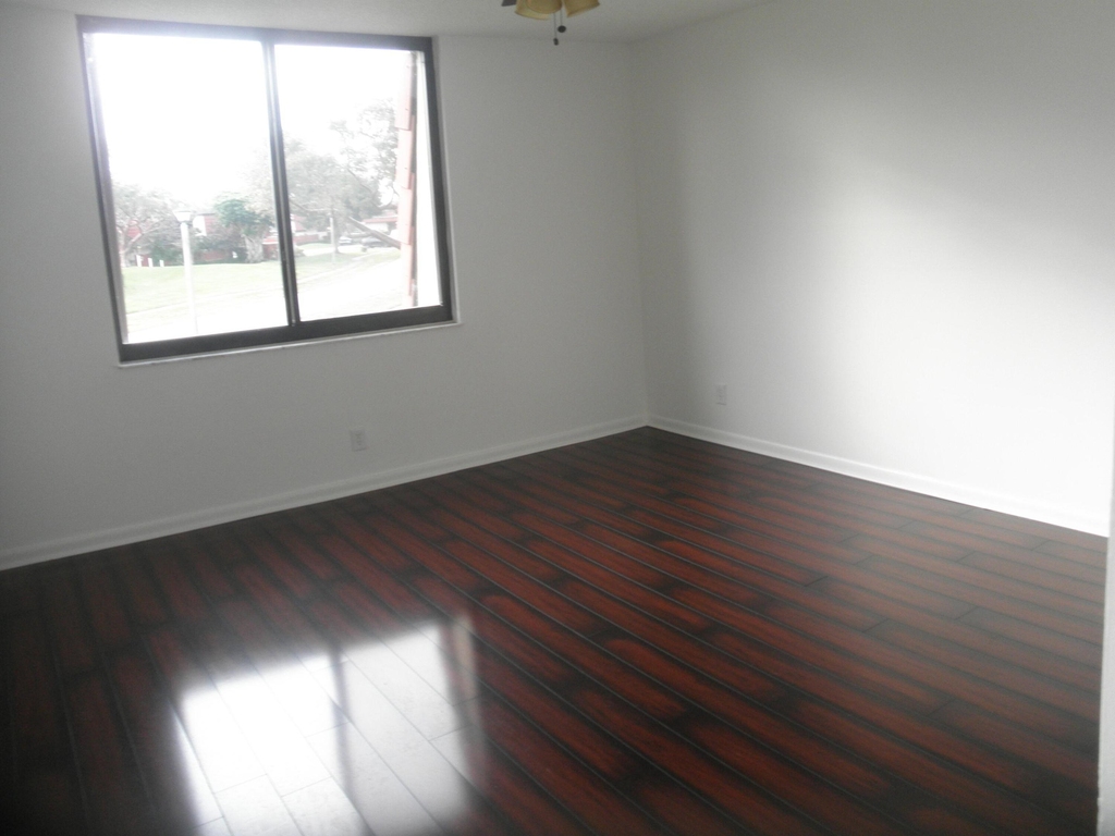 3896 Victoria Drive - Photo 6
