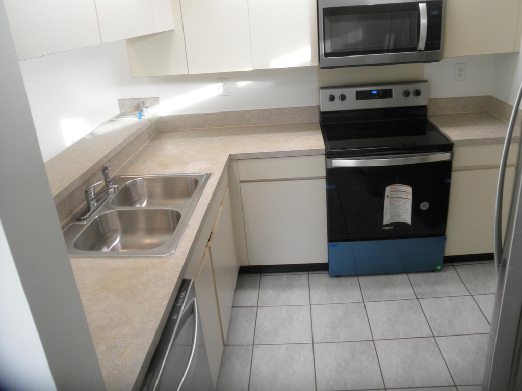 3896 Victoria Drive - Photo 3