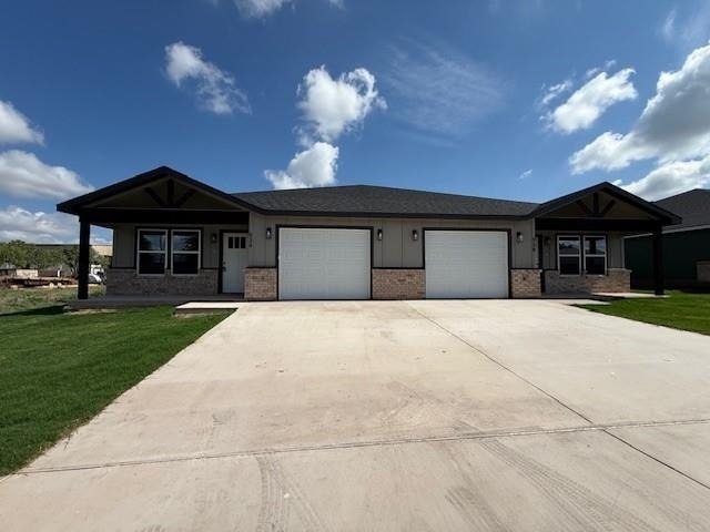 934 Minda Street - Photo 0
