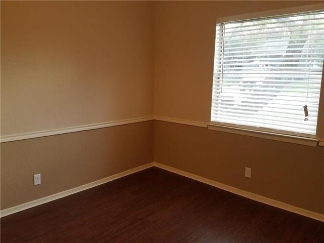 6919 W Cleburne Road - Photo 10