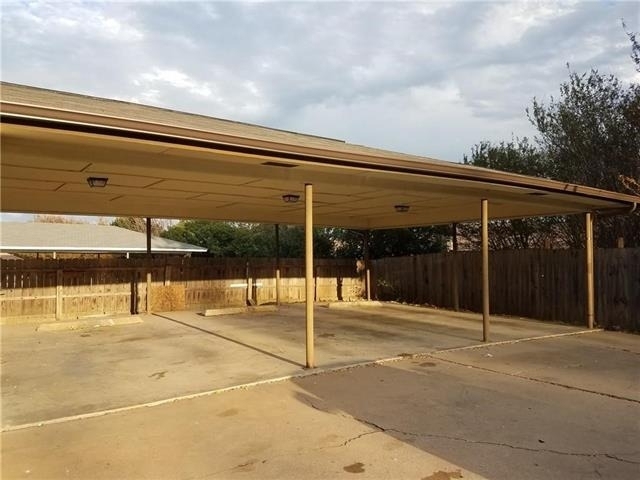 6919 W Cleburne Road - Photo 3