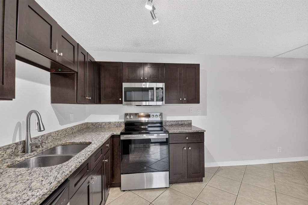 744 Springdale Circle - Photo 15