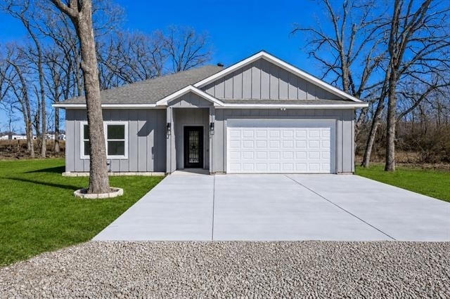 202 Dover Drive - Photo 0