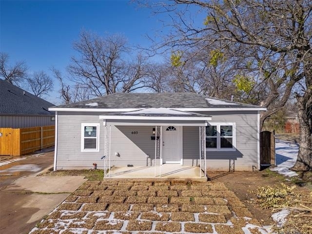 603 E Willingham Street - Photo 3