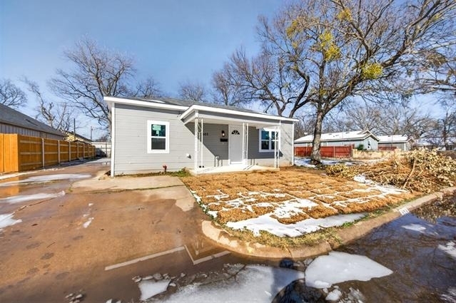 603 E Willingham Street - Photo 1