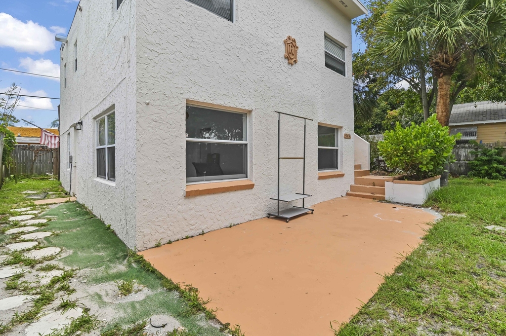 515 Putnam Road - Photo 2