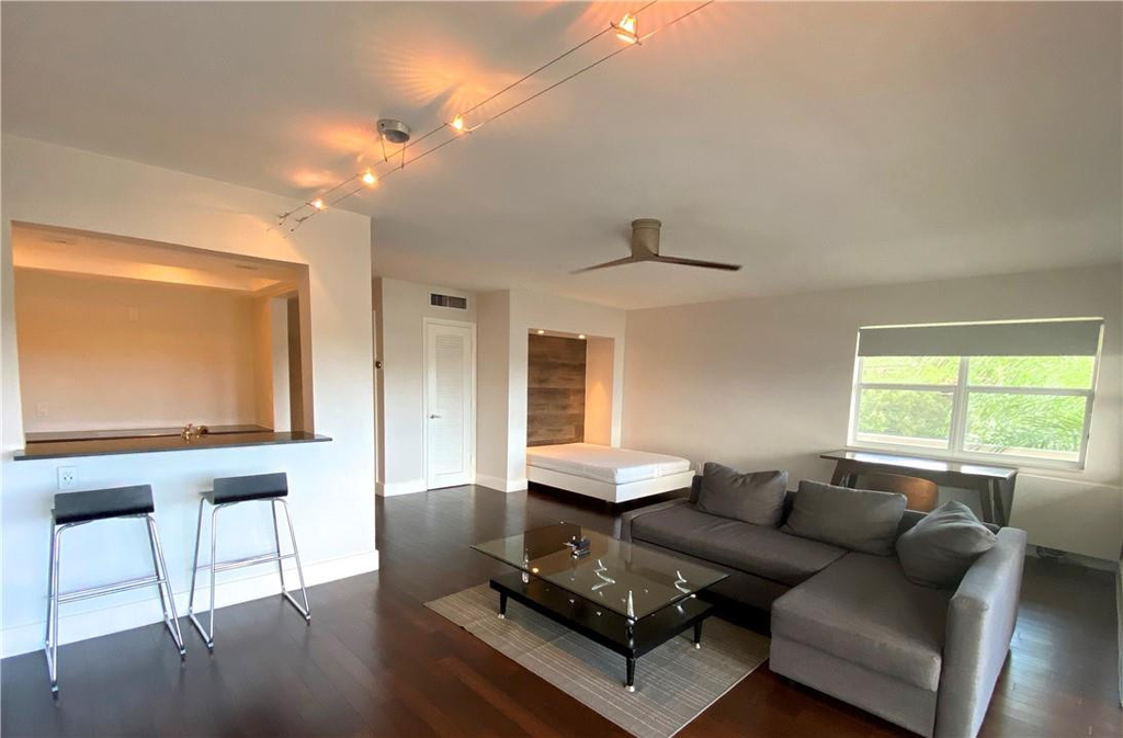 1200 Sw 12th Street - Photo 1