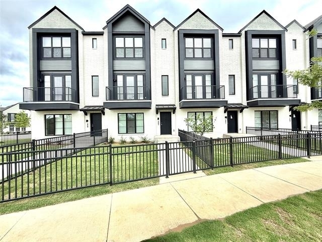 540 Foxglove Road - Photo 0