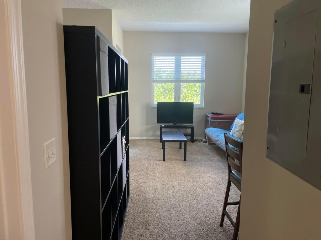 1209 Main Street - Photo 3
