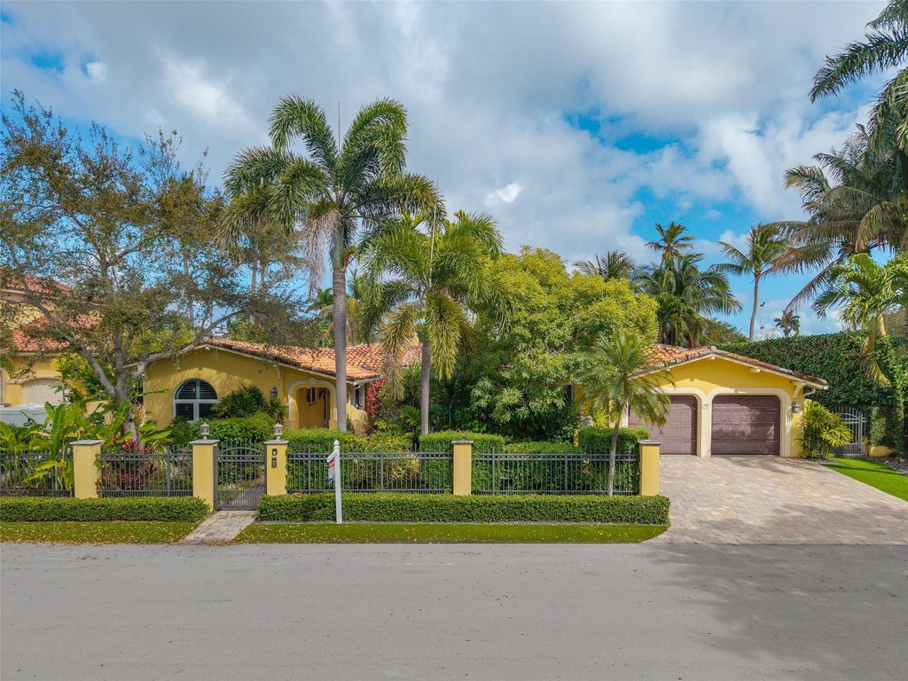 330 Royal Plaza Drive - Photo 1