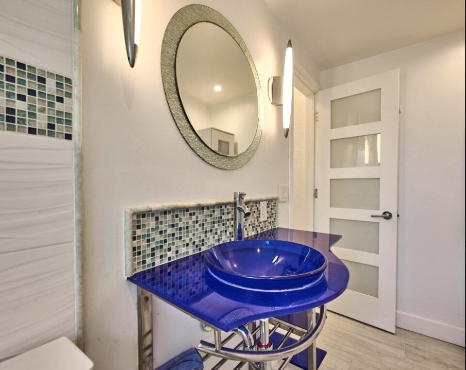 1043 Hillsboro - Photo 16