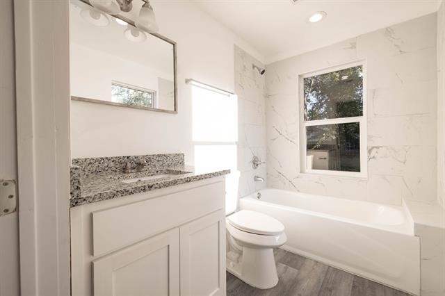 415 W 7th Street - Photo 10