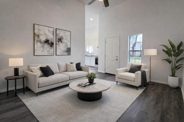 415 W 7th Street - Photo 2
