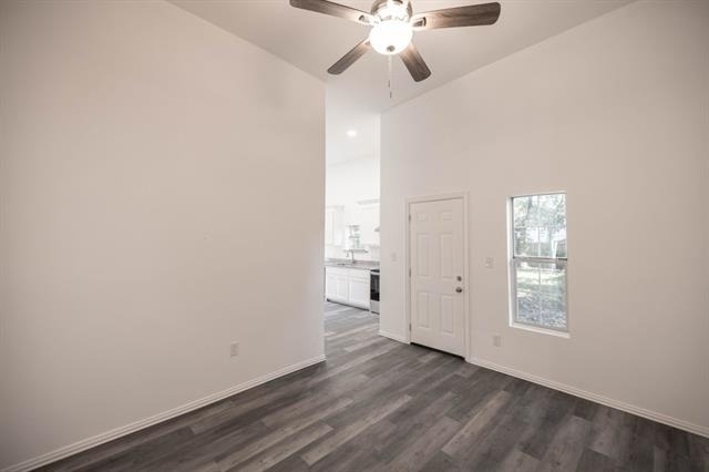 415 W 7th Street - Photo 3