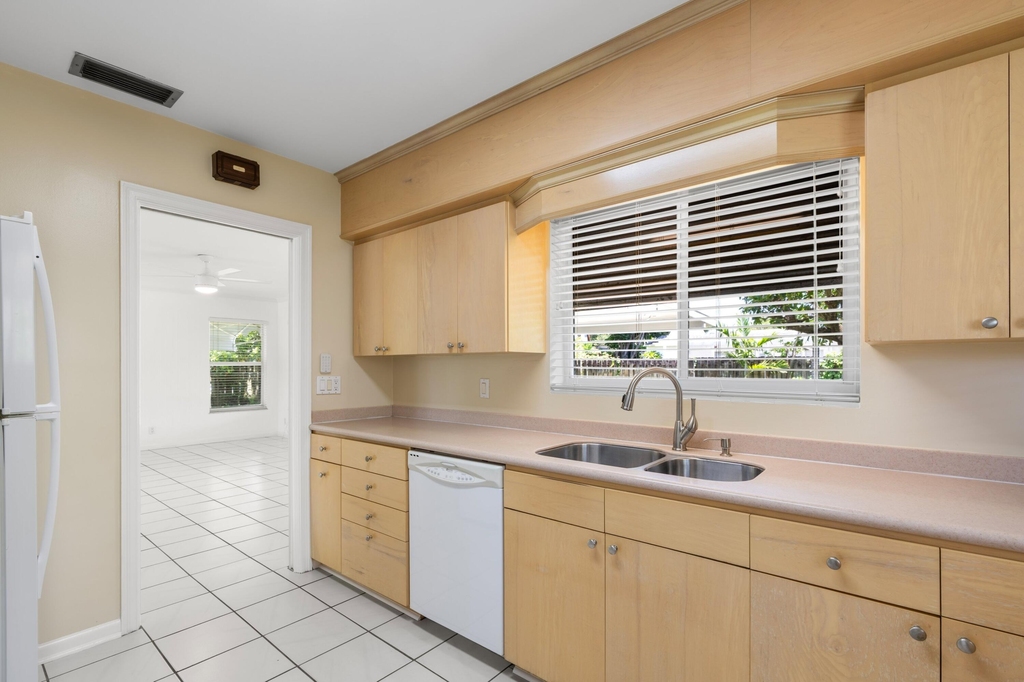 360 Palmetto Street - Photo 18