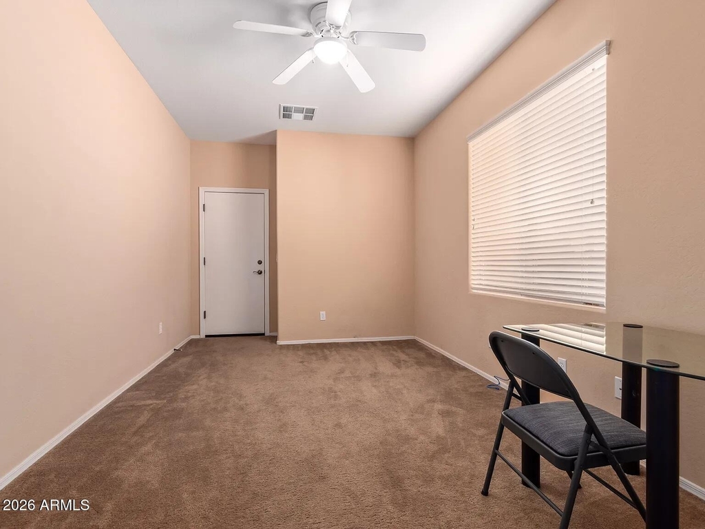 2310 W Spur Drive - Photo 18