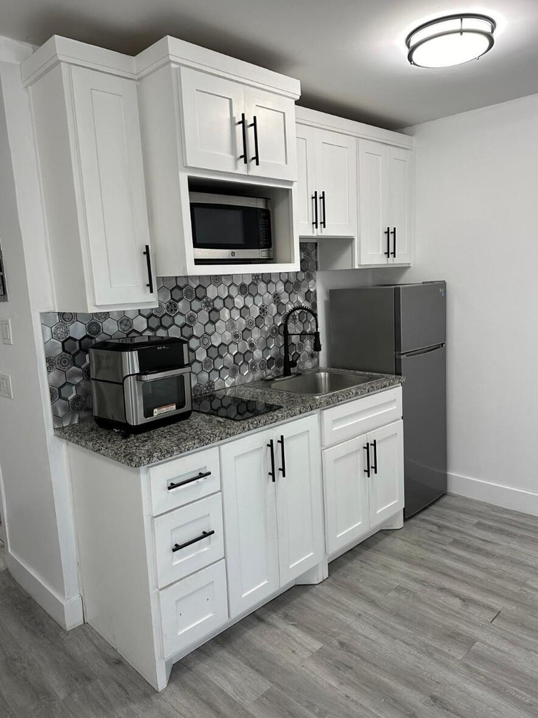 1639 Madison Street - Photo 1