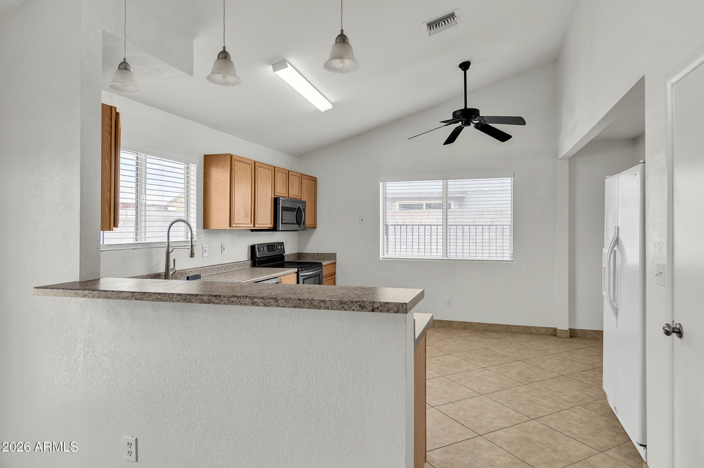 8834 W Purdue Avenue - Photo 9