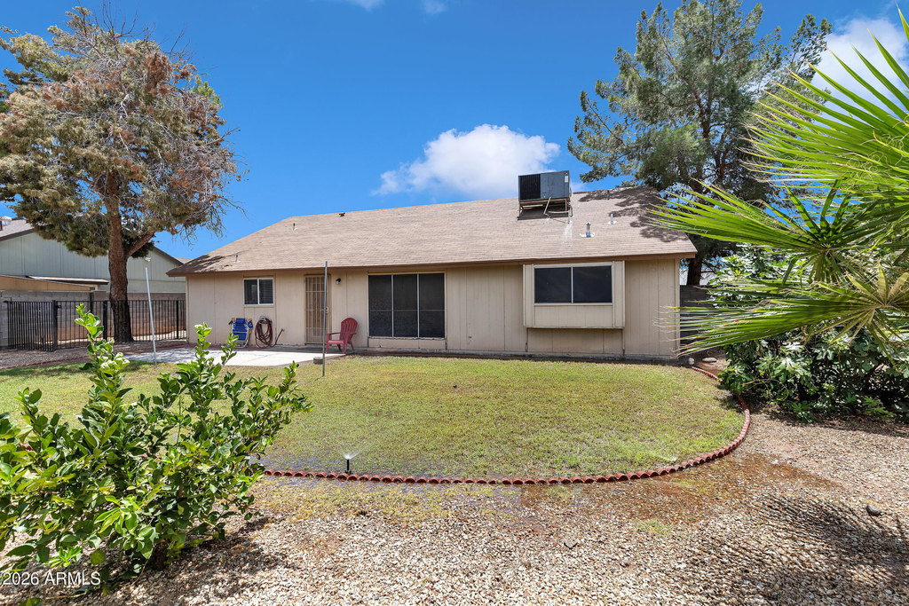 8834 W Purdue Avenue - Photo 23
