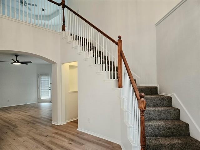 2040 Londonderry Drive - Photo 2