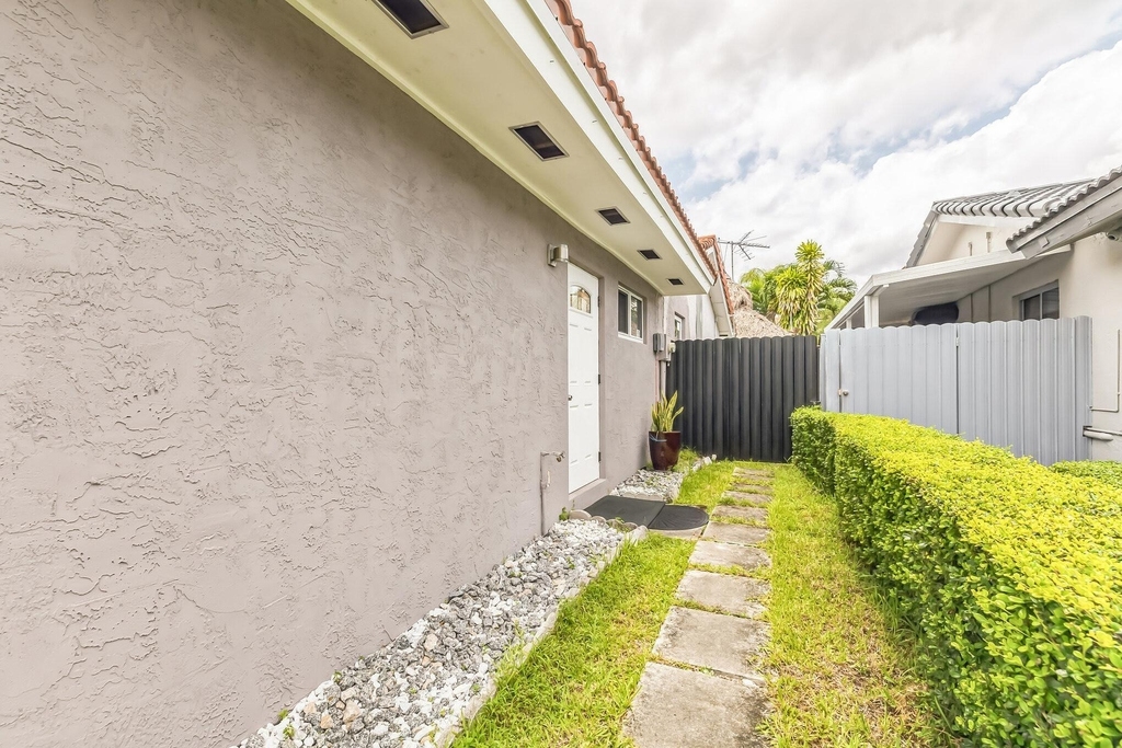 13961 Sw 156th Terrace - Photo 3