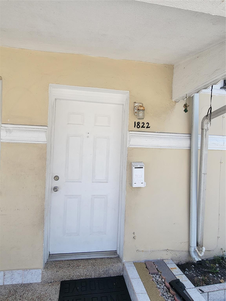 1822 Johnson Street - Photo 2