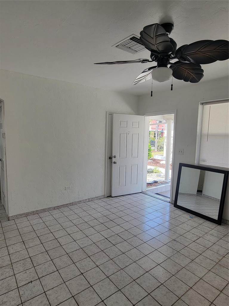 1822 Johnson Street - Photo 3