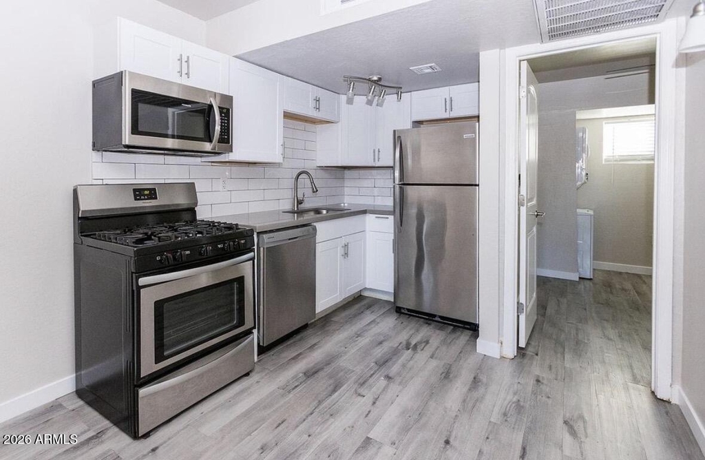2929 N 38th Street - Photo 4
