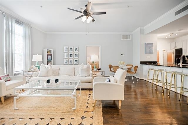 2305 Worthington Street - Photo 3